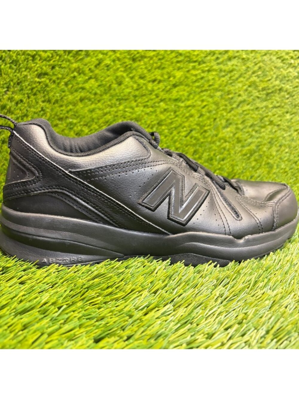 New Balance 608 V5 Womens Size 10D Black Walking Slip Resistant Shoes Sneakers - Picture 1 of 10